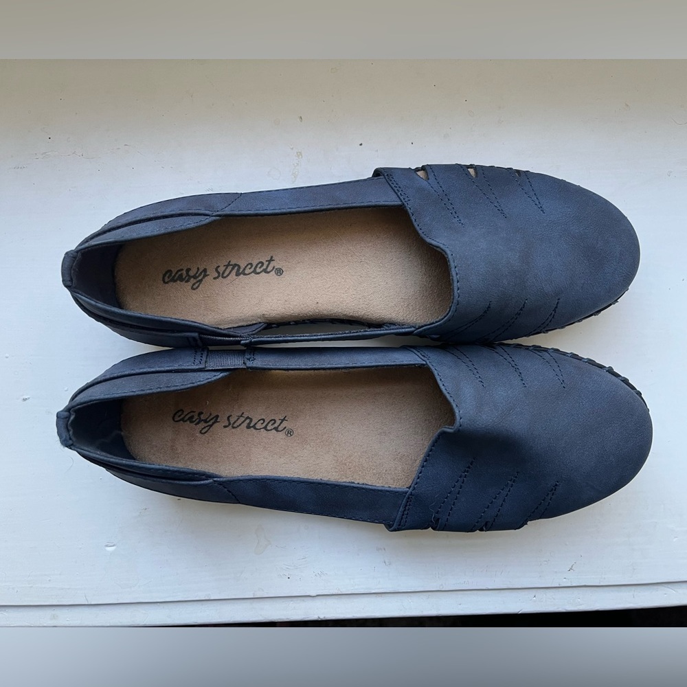 Blue flats size 6 1/2